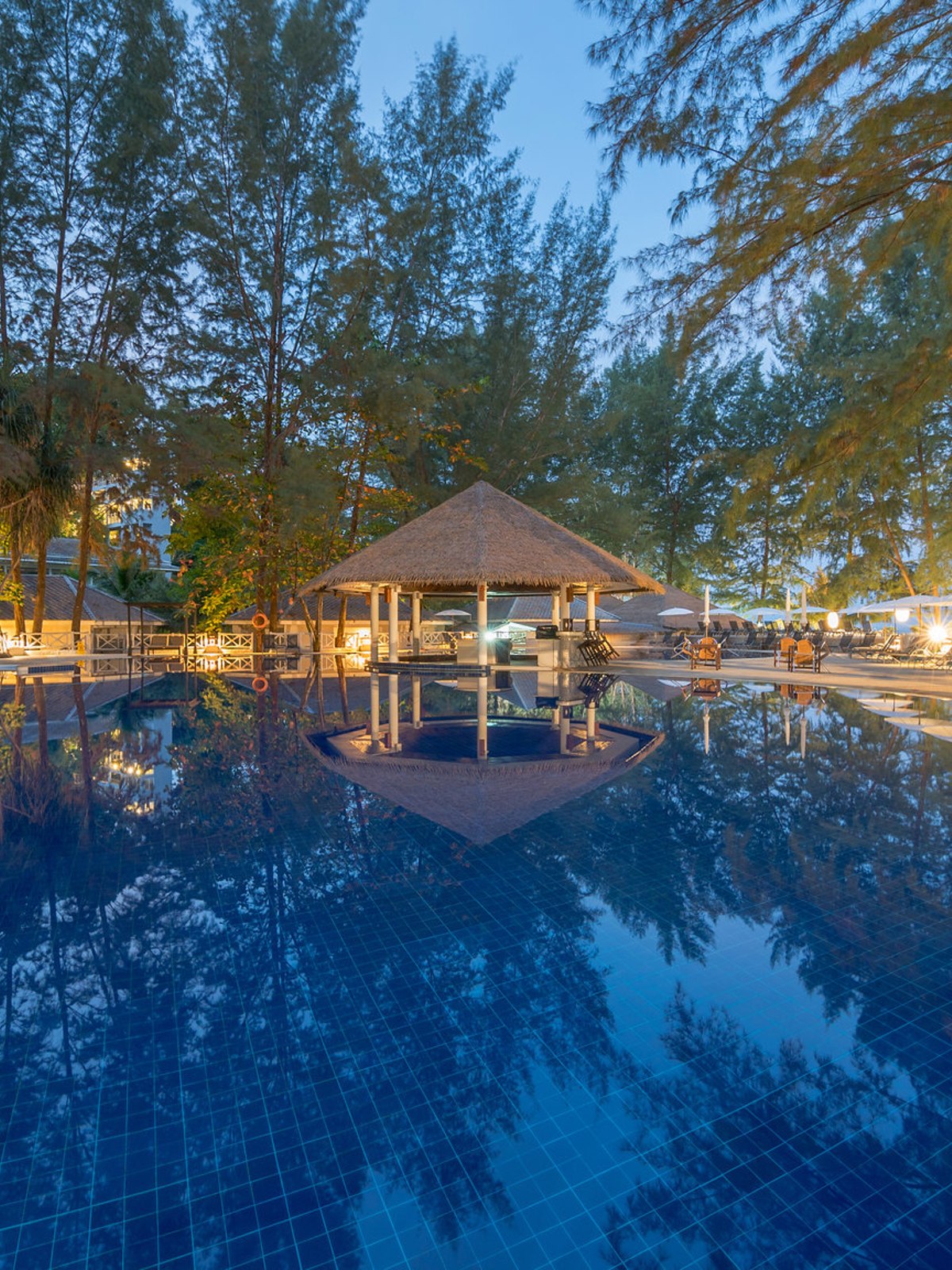Hotel Sentido Khao Lak, Sitzmöglichkeit am Pool