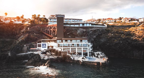 Spectacular on the cliffs: Design hotel with direct sea access, panoramic views and a stylish retreat on the Atlantic.