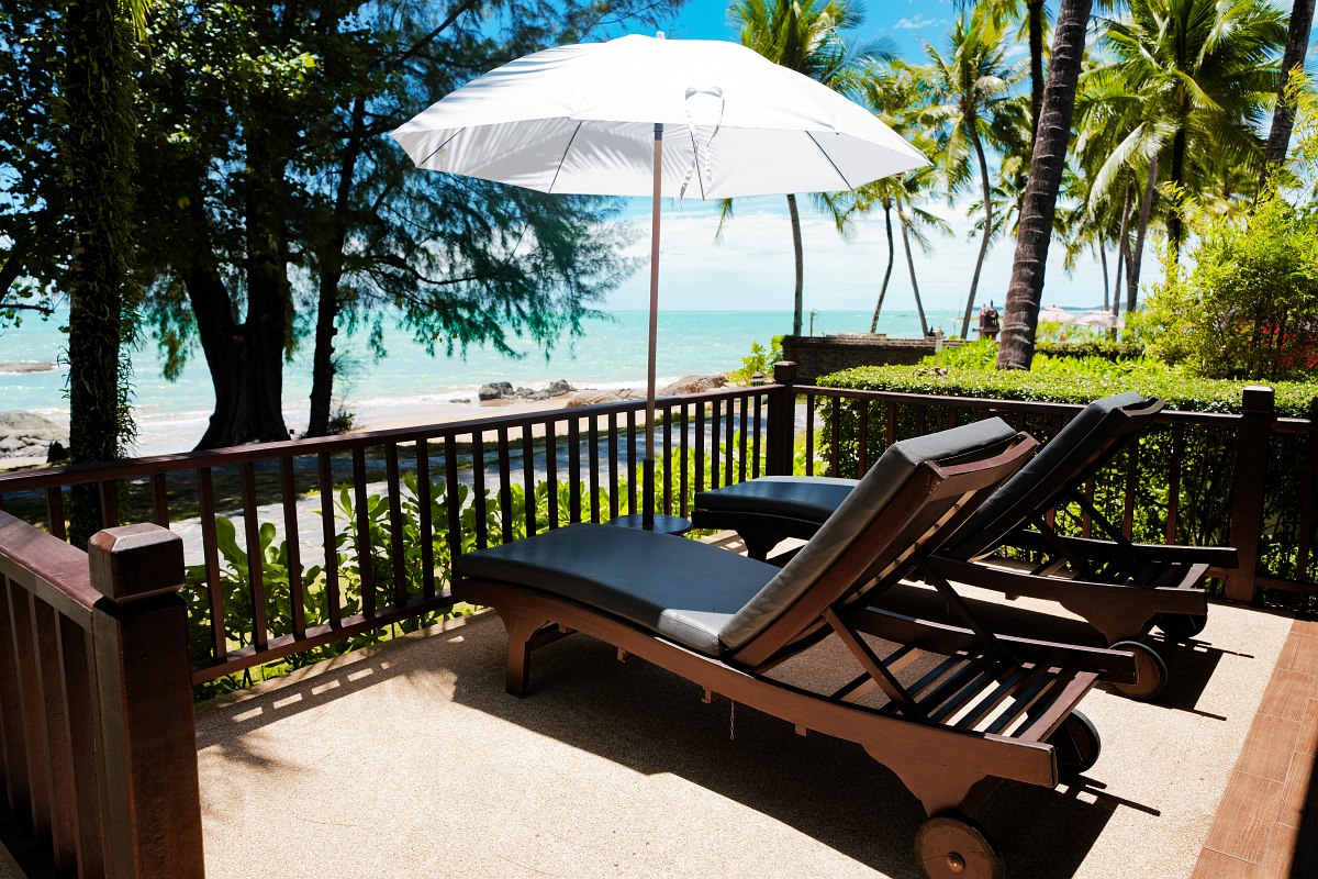 Deluxe beach front bungalow in Sentido Khao Lak