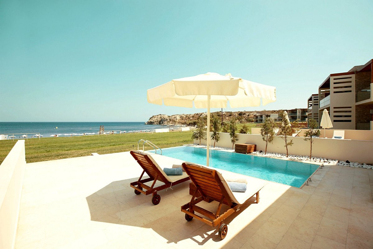 Beachfront suites at Sentido Port Royal Villas & Spa